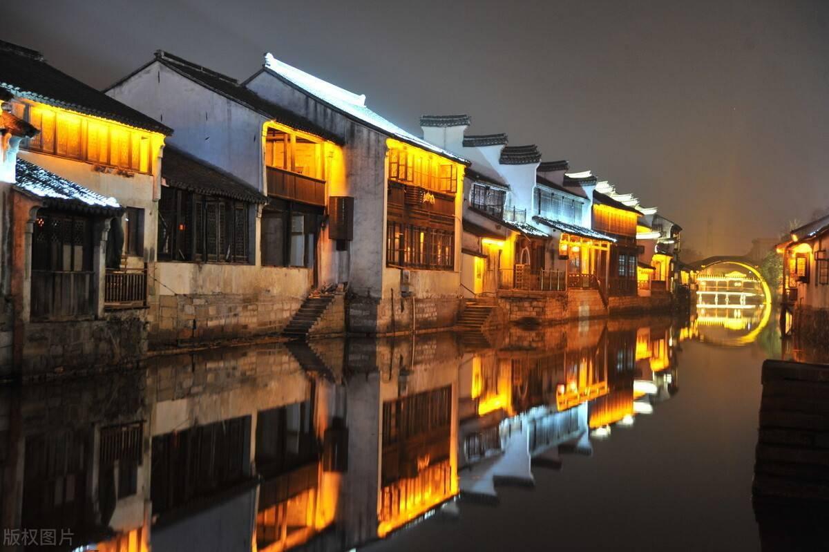 逃出诡异庄园